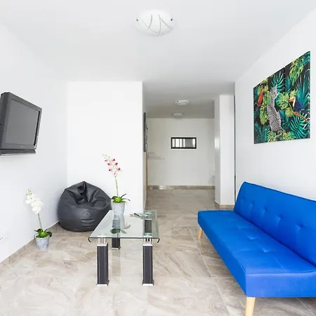 Black Cat Surf House 1 B Guest house Arona (Tenerife)