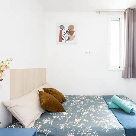 Guest house Black Cat Surf House 1 B *